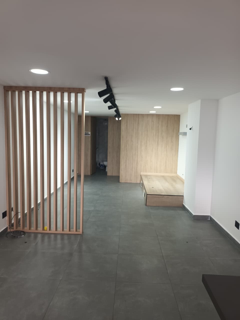 ARRIENDO LOCAL COMERCIAL -- EEP-1053 – SEGUNDO PISO